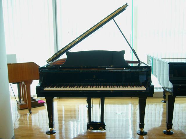 Harmonia 展示ピアノリスト更新; Steinway S